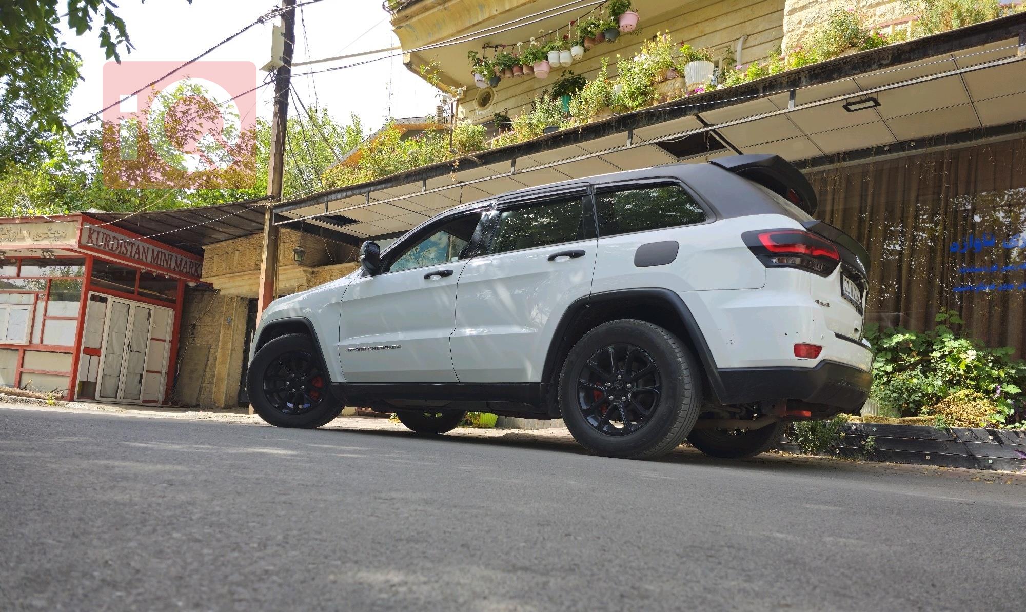 جيب جراند شيروكي